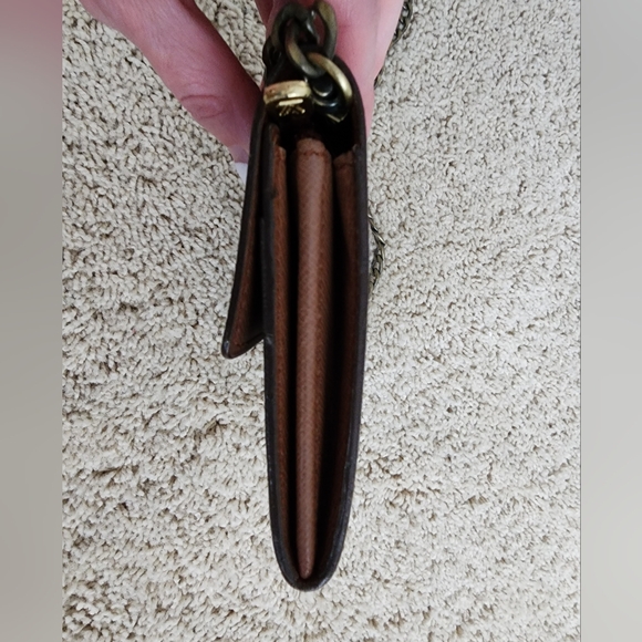 Luis Vuitton Sara Wallet - Picture 6 of 16